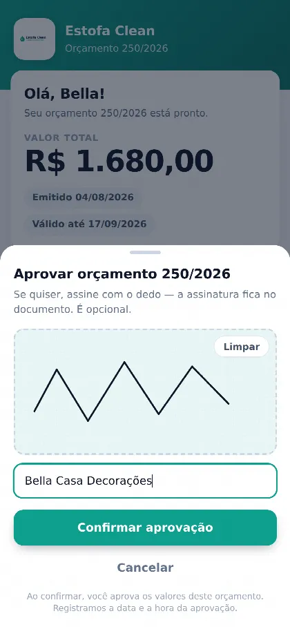 Cliente aprovando o orçamento e assinando com o dedo na tela do celular